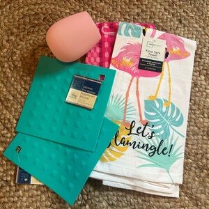 Flamingo Kitchen Towel Set and Silicone Pot Holders Set